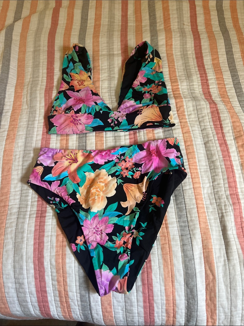 Reversible suit - Picture 3 of 5